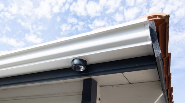 Seamless Gutters Installation in Warren