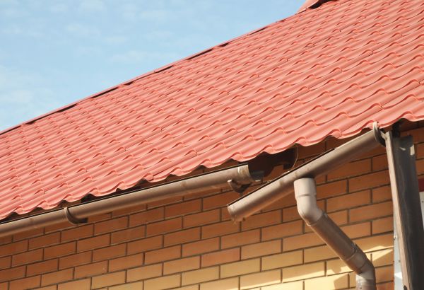 Loose Gutter Repair in Warren
