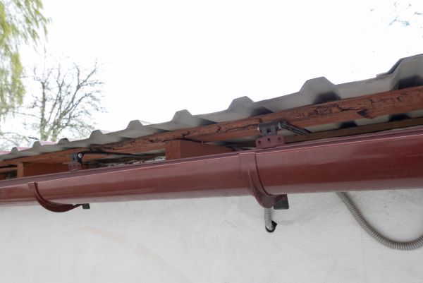Cost of Round Gutters Installation in Warren